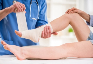 Chớ xem thường chấn thương cổ chân - Tuổi Trẻ Online